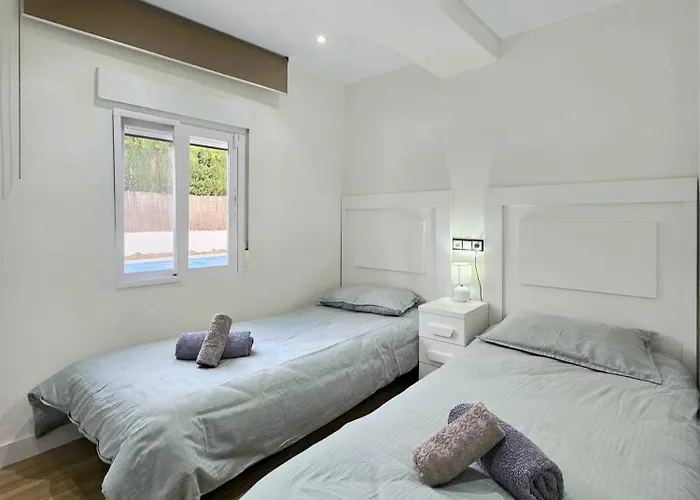 Rez-de-chaussee Blanca Carrio, Piscine Partagee